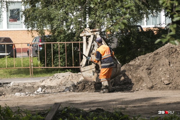 Закончить подключение горячей воды должны 26 августа Закончить подключение горячей воды должны 26 августа
