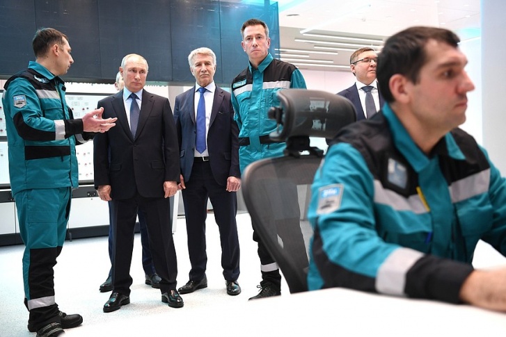 Леонид Михельсон (третий справа) в прошлом году вместе с Владимиром Путиным приезжал в Тобольск