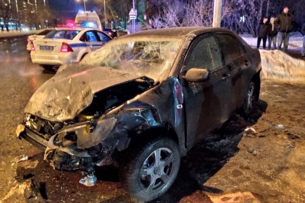 Водитель автомобиля BYD признался инспекторам, что выпил пива и немного водки Водитель автомобиля BYD признался инспекторам, что выпил пива и немного водки