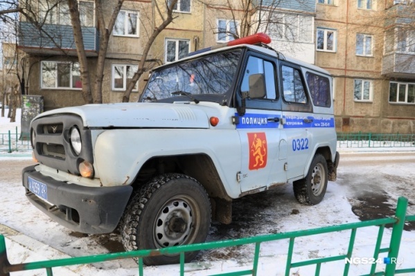 До приезда полиции напавшего удерживал местный житель До приезда полиции напавшего удерживал местный житель