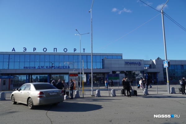 Сегодня в расписании аэропорта стоит всего шесть рейсов на прилёт Сегодня в расписании аэропорта стоит всего шесть рейсов на прилёт