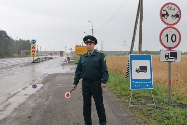 Заготовки для поддельных кроссовок везли из Казахстана в Россию Заготовки для поддельных кроссовок везли из Казахстана в Россию