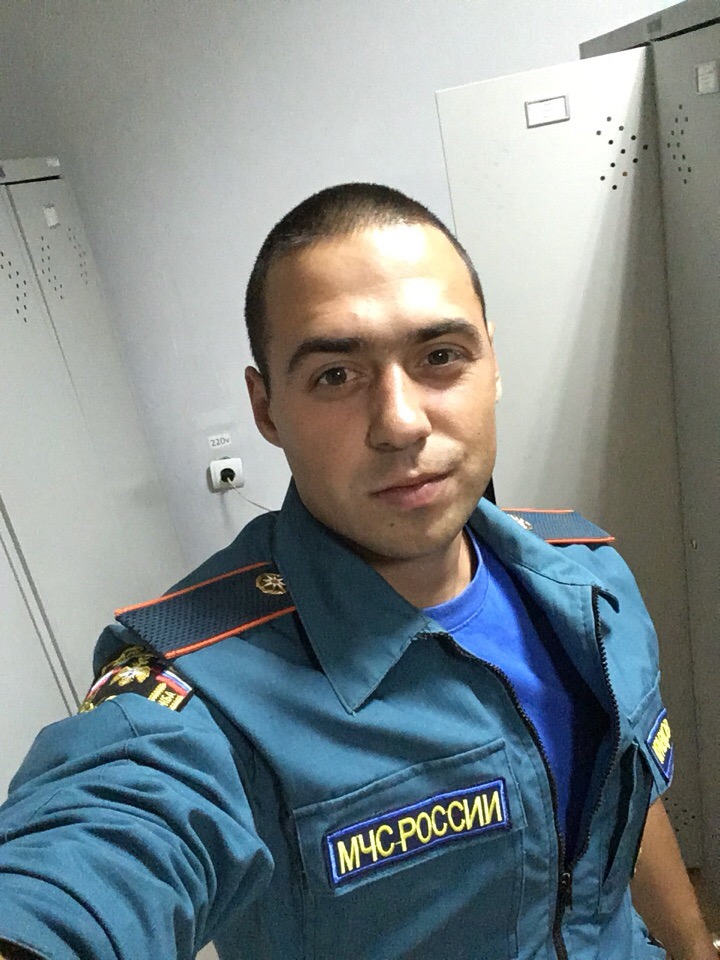Алексей много раз вытаскивал людей из огня Алексей много раз вытаскивал людей из огня