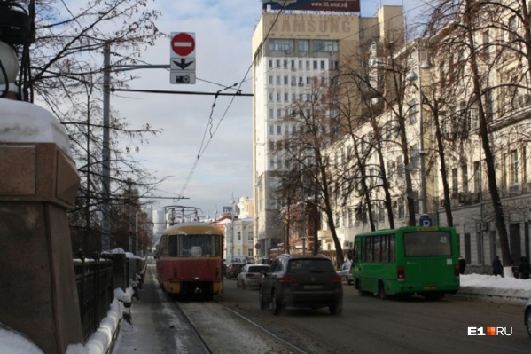 Если в работе общественного транспорта произошел сбой, то в 34% случаев это вина автомобилистов Если в работе общественного транспорта произошел сбой, то в 34% случаев это вина автомобилистов