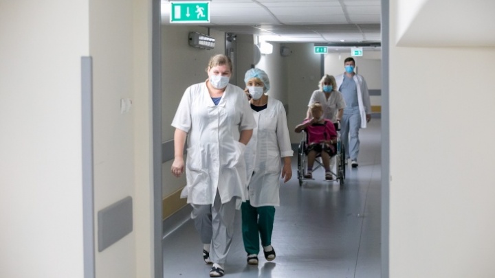Еще шесть пациентов с коронавирусом скончались в Красноярском крае