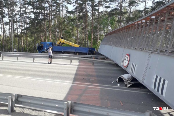 На месте ЧП собралась пробка На месте ЧП собралась пробка
