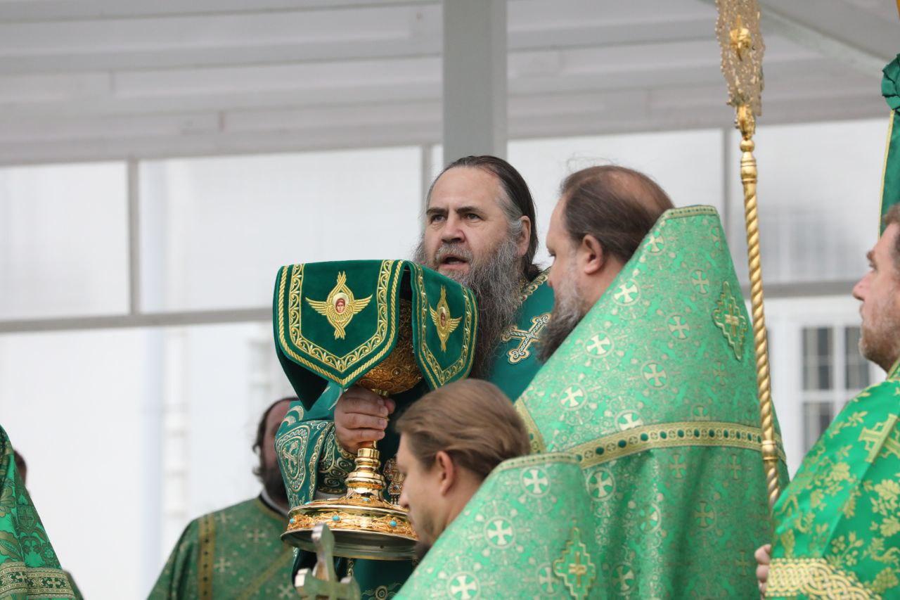 Митрополит Георгий провёл Божественную литургию Митрополит Георгий провёл Божественную литургию