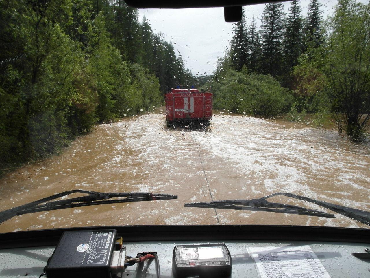 Уровень воды удалось снизить, но он все равно остается высоким Уровень воды удалось снизить, но он все равно остается высоким