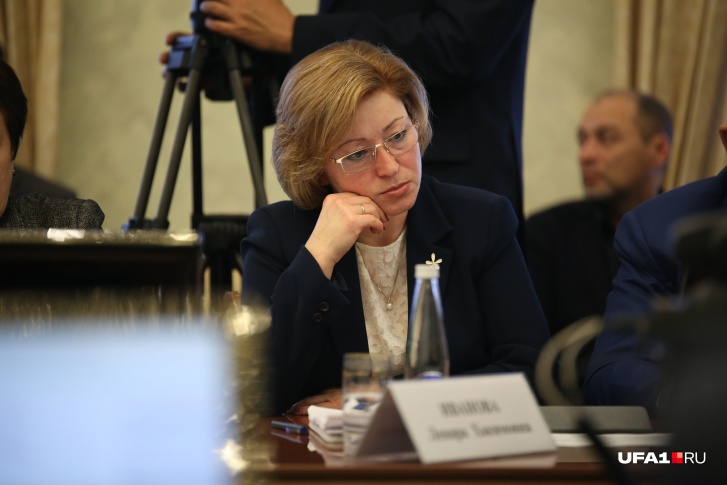 Министр ответила корреспонденту буквально в двух словах Министр ответила корреспонденту буквально в двух словах