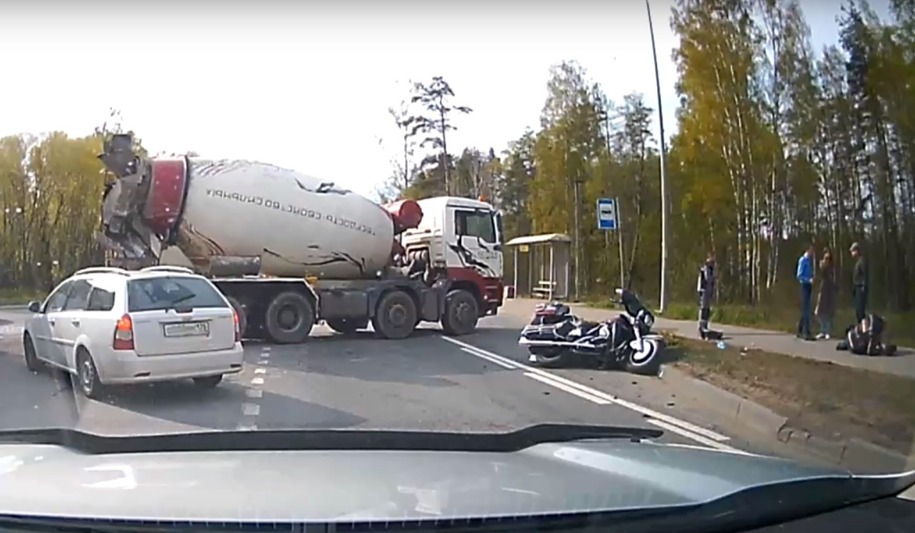 Скриншот виде из группы <a href="https://vk.com/wall-68471405_13208036" target="_blank" class="_">«ДТП и ЧП | Санкт-Петербург»</a>