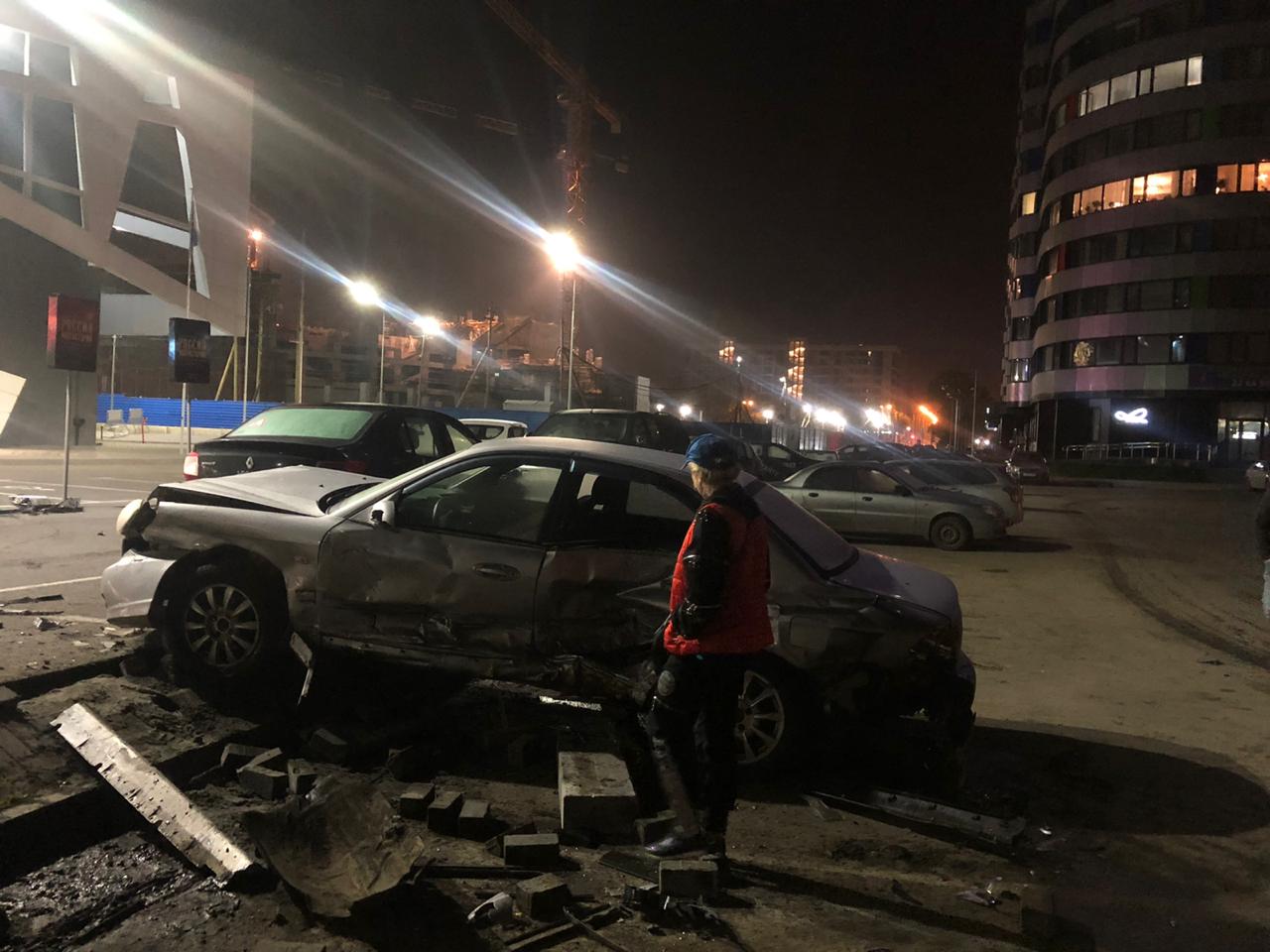 Владелица автомобиля Hyundai, пострадавшего у цирка: «Машину таранил мой муж»