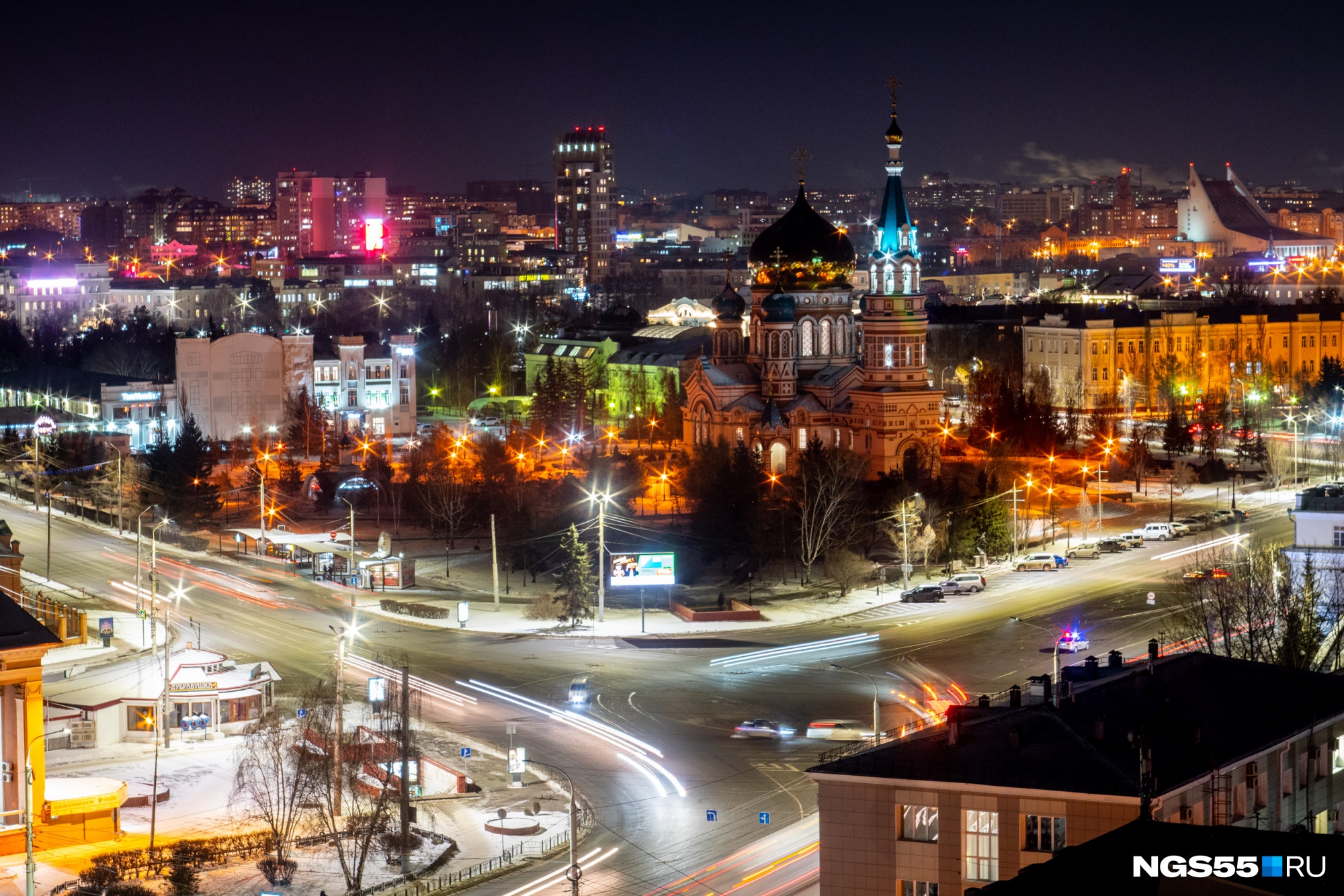 Огни вечернего Омска: фотографии города с крыши библиотеки имени Пушкина