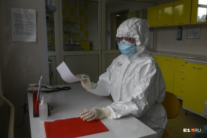 Вакцинацию на Урале начнут с медицинского персонала