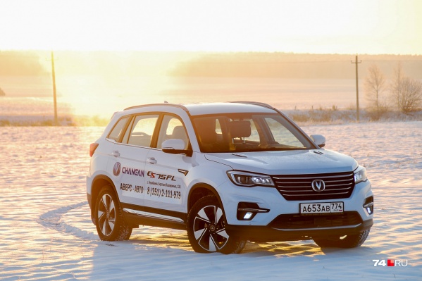 Changan представил новую версию популярного кроссовера CS75FL Changan представил новую версию популярного кроссовера CS75FL