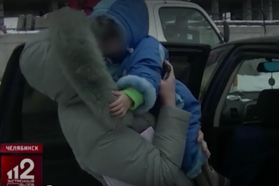 Во время эвакуации ребёнок спал в автокресле и остался незамеченным. Мать забрала его из машины, когда та была уже на штрафстоянке Во время эвакуации ребёнок спал в автокресле и остался незамеченным. Мать забрала его из машины, когда та была уже на штрафстоянке