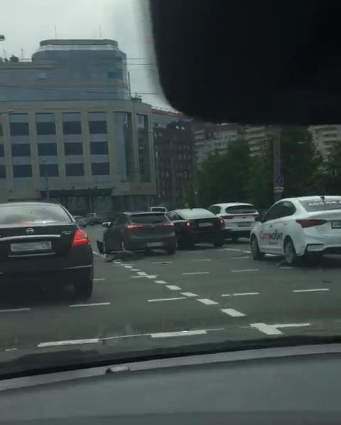 Скриншот видео из группы <a href="https://vk.com/wall-68471405_13315377" target="_blank" class="_">«ДТП и ЧП | Санкт-Петербург»</a>