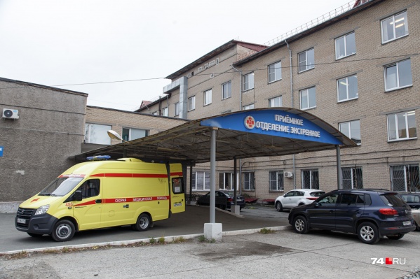 Сотни пациентов с тяжелым течением болезни каждый день попадают в больницы Сотни пациентов с тяжелым течением болезни каждый день попадают в больницы