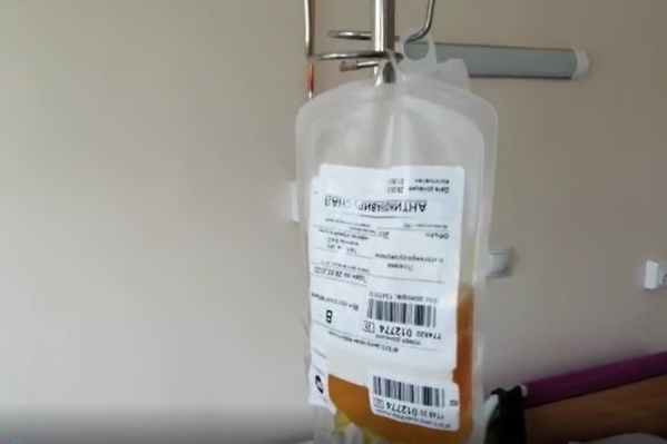 Первые два пациента получили плазму Первые два пациента получили плазму