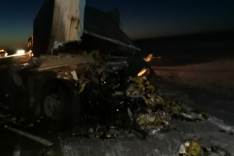 Одна из фур также получила серьезные повреждения Одна из фур также получила серьезные повреждения