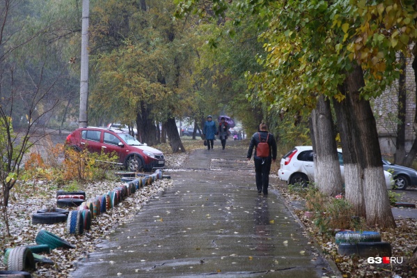 Осенью зачастую погода очень переменчива Осенью зачастую погода очень переменчива