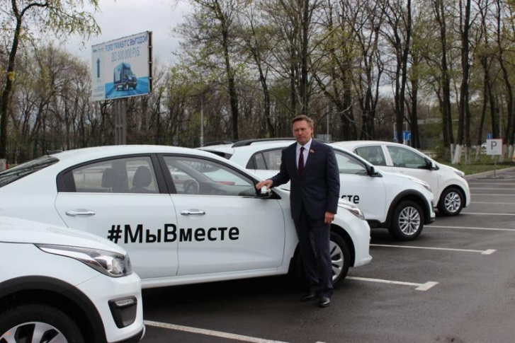 Ростовский бизнесмен передаст врачам пять автомобилей