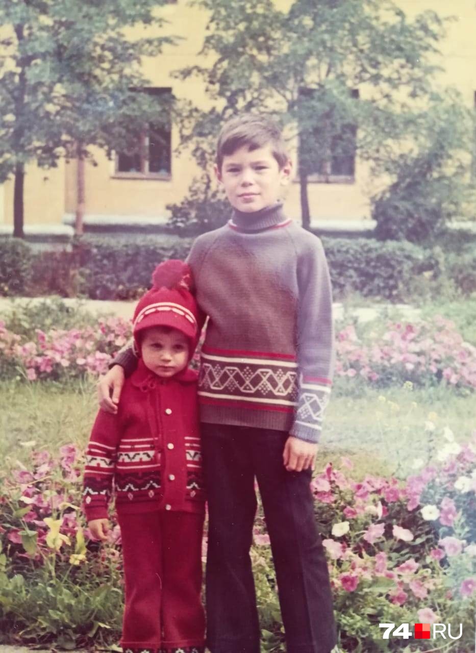 А на этом фото Андрей Барышев с младшим братом А на этом фото Андрей Барышев с младшим братом
