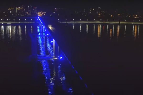 Освещение моста временно отключилось Освещение моста временно отключилось 