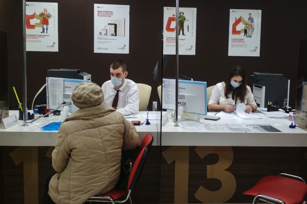 В Зауралье для социальных работников предусмотрели дополнительные выплаты в период коронавируса В Зауралье для социальных работников предусмотрели дополнительные выплаты в период коронавируса