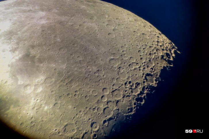 Уран и его спутник можно будет наблюдать рядом с Луной