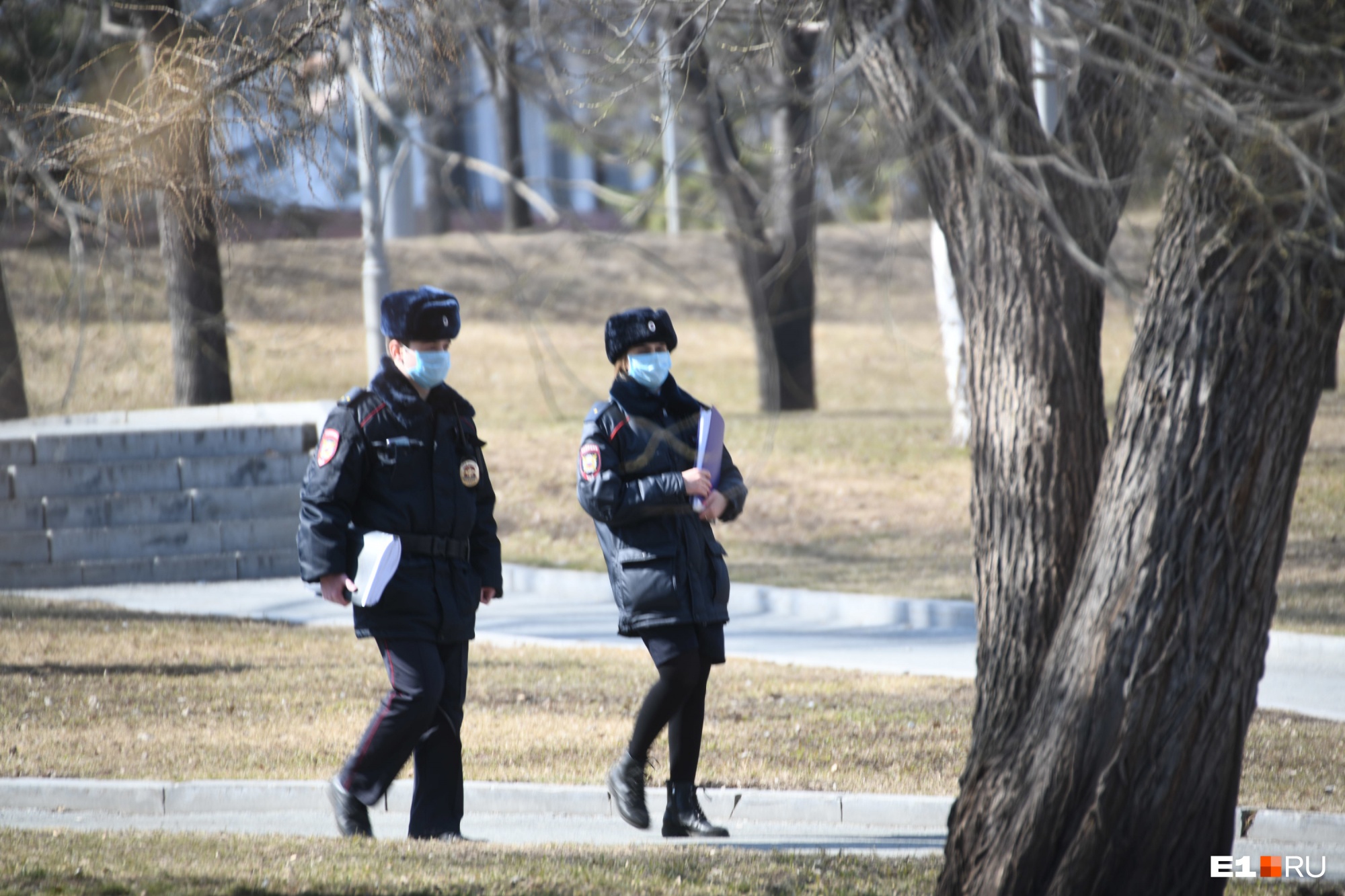 В Екатеринбурге оштрафовали мужчину, который проигнорировал изоляцию и поехал на свидание на ЖБИ