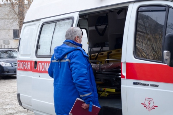 В Зауралье пьяный мужчина хотел угнать машину скорой помощи, чтобы доехать на ней до дома В Зауралье пьяный мужчина хотел угнать машину скорой помощи, чтобы доехать на ней до дома