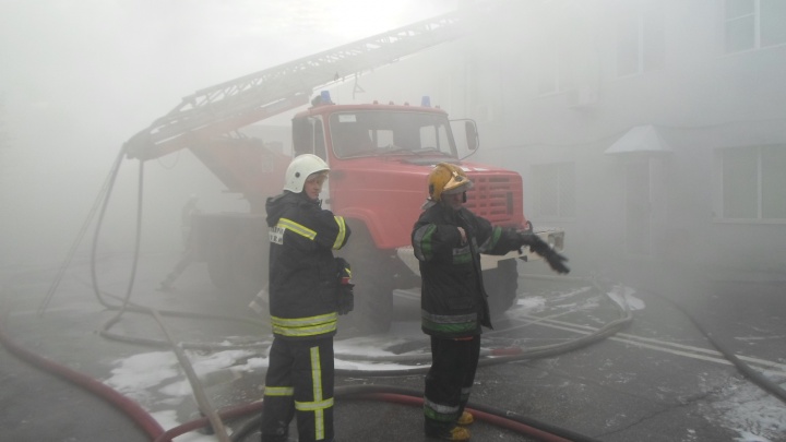 В Нижнем Новгороде горит цех полиэтиленовых мешков
