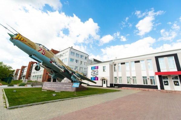 АО «КУЛЗ»<b class="_"> </b>— один из крупнейших в стране производителей авиационных колес и агрегатов управления АО «КУЛЗ»<b class="_"> </b>— один из крупнейших в стране производителей авиационных колес и агрегатов управления