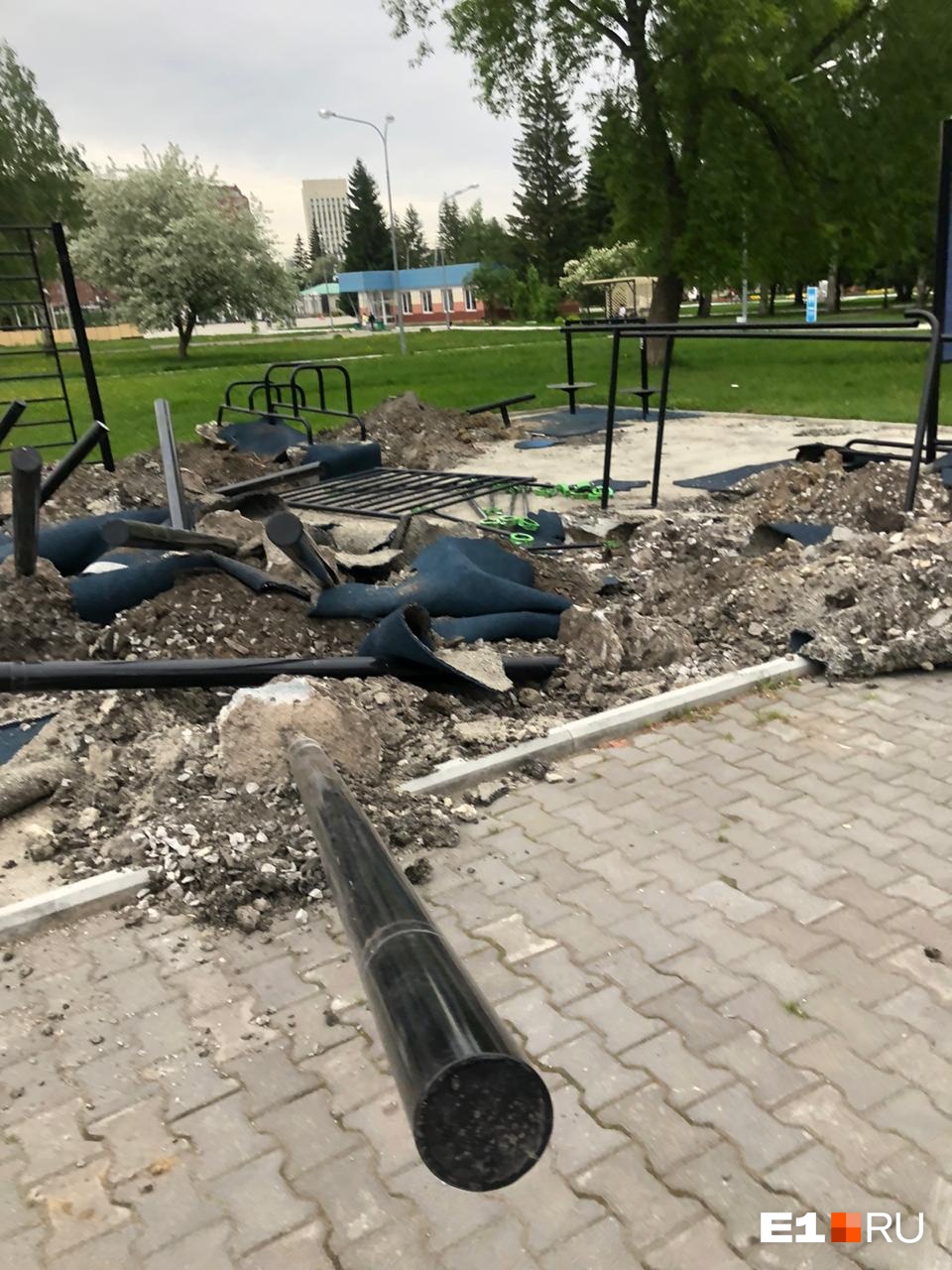 Так сейчас выглядит разобранная площадка для воркаута Так сейчас выглядит разобранная площадка для воркаута