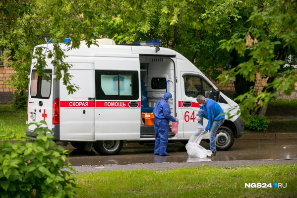Скорая помощь на территории 20-й больницы Скорая помощь на территории 20-й больницы