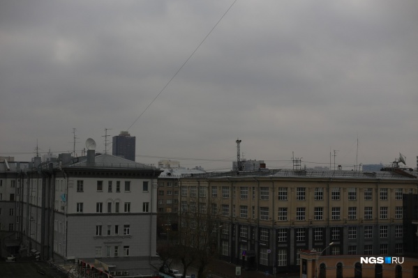 В городе пасмурно и дождливо, но это не спасает от вони В городе пасмурно и дождливо, но это не спасает от вони