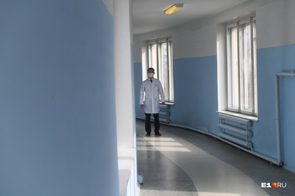 Врач из Бредов вела приём после поездки в Дубай Врач из Бредов вела приём после поездки в Дубай
