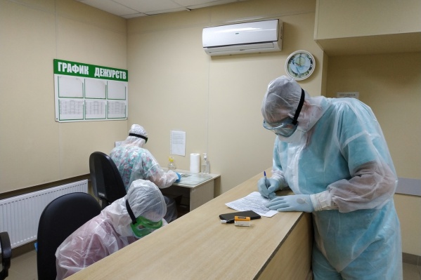 После того как 72 врача пожаловались на сокращение зарплаты, в больницу нагрянули прокуроры После того как 72 врача пожаловались на сокращение зарплаты, в больницу нагрянули прокуроры