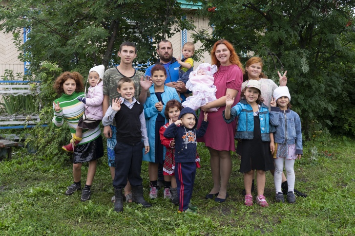 Четыре года назад семье Кириченко и другим многодетным родителям выделили земельные участки под строительство