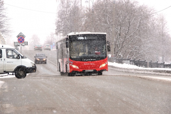 Автобус Зимой Фото