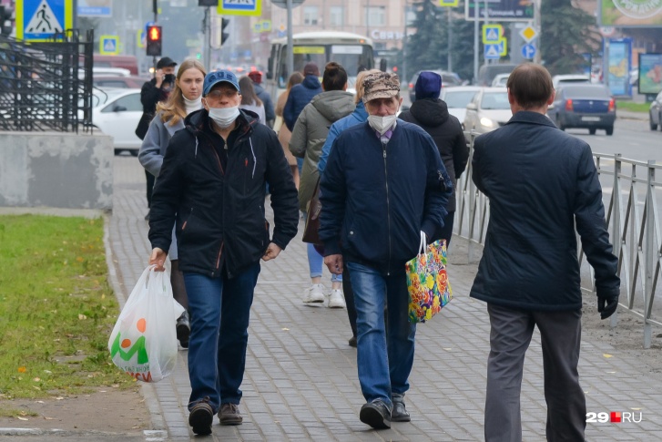 По федеральной сводке, от коронавируса в Поморье умерли 315 человек. По региональной — 371 По федеральной сводке, от коронавируса в Поморье умерли 315 человек. По региональной — 371