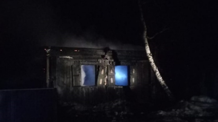 В Башкирии в пожаре погибли двое мужчин
