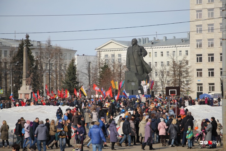 Теперь площадь Ленина снова открыта для проведения митингов