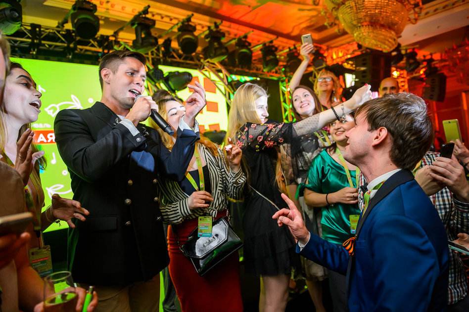 Эдита новикова агентство больших возможностей. Агентство больших возможностей москва. Миллион людей акапельно. Агентство больших возможностей. Агентство больших возможностей.