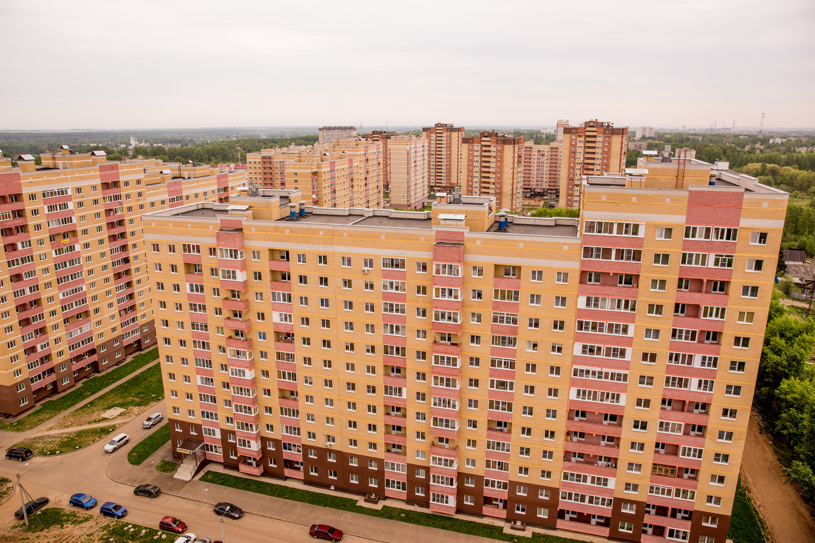 Снять квартиру в ярославле в яблоневом посаде. Яблоневый Посад Ярославль. ЖК Яблоневый Посад. Батова 28/2. Яблоневый Посад таунхаусы.