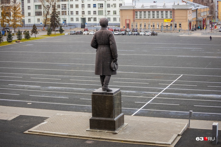 Памятник Куйбышеву на одноименной площади торжественно открыли в 1938 году