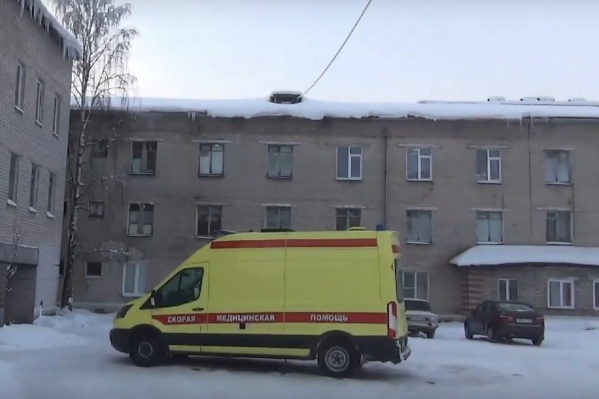 Также в Няндомской больнице применяли не совсем актуальные схемы лечения <nobr class="_">COVID-19</nobr> Также в Няндомской больнице применяли не совсем актуальные схемы лечения <nobr class="_">COVID-19</nobr>