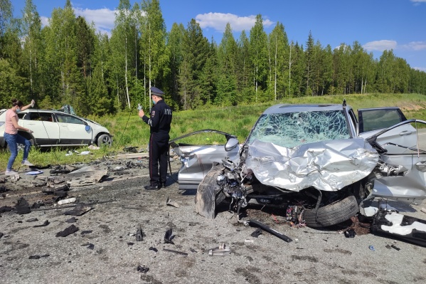 В ДТП на границе ХМАО и Свердловской области погибли четыре человека В ДТП на границе ХМАО и Свердловской области погибли четыре человека