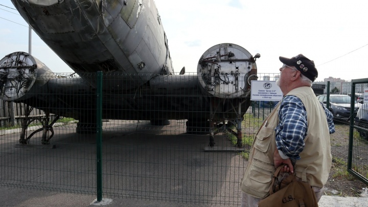 Американский авиамеханик приехал в Красноярск посмотреть на легендарный самолет «Дуглас С-47»