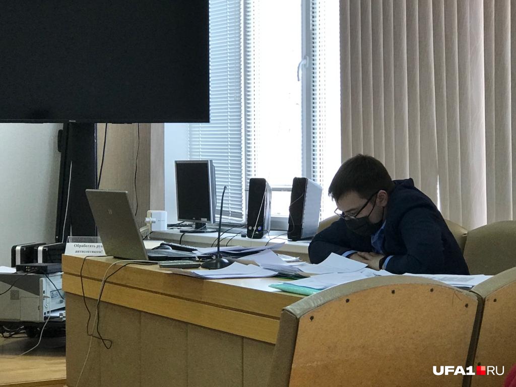 Активные жители с Шота Руставели остались недовольны работой юриста уфимской мэрии Активные жители с Шота Руставели остались недовольны работой юриста уфимской мэрии